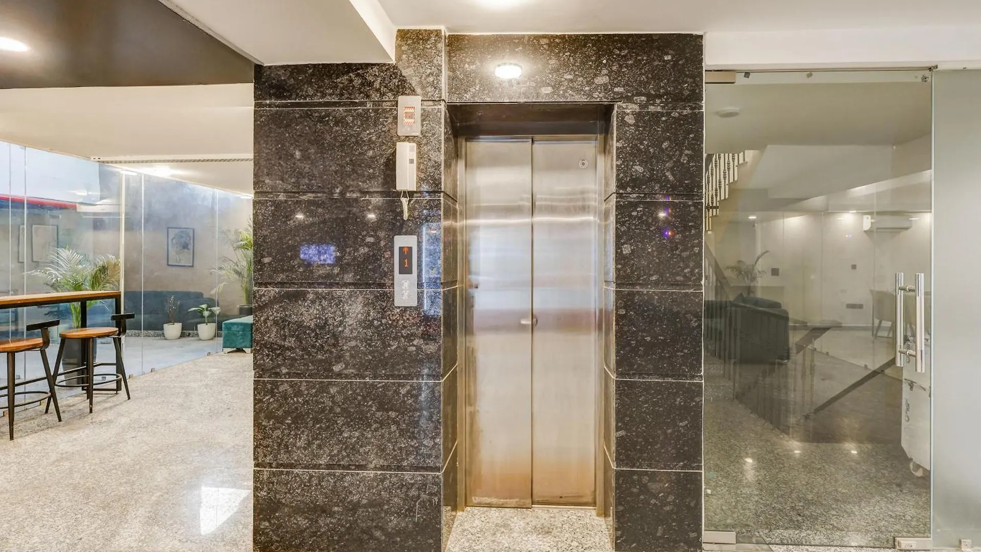 ****  מלון גורגאון Super Townhouse Oak Udyog Vihar הודו