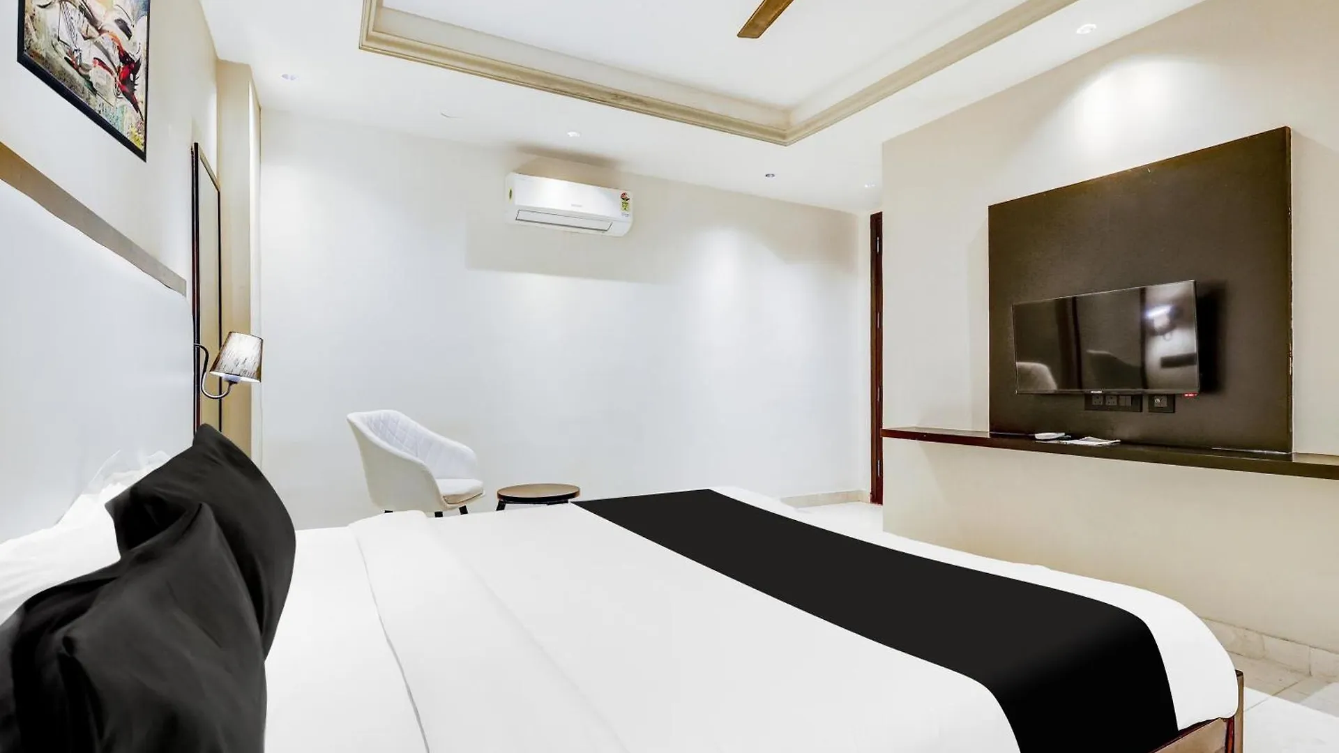 ****  מלון גורגאון Super Townhouse Oak Udyog Vihar הודו