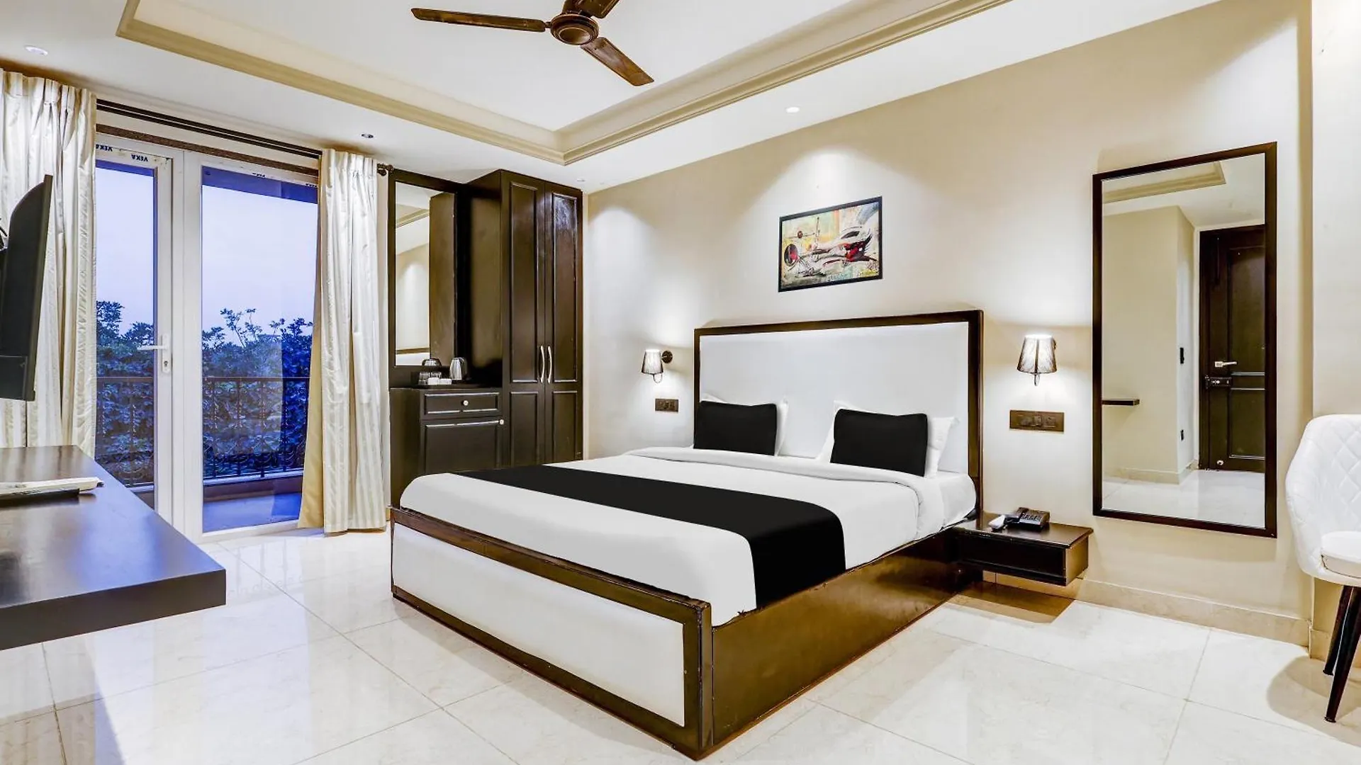 מלון גורגאון Super Townhouse Oak Udyog Vihar 4*,  הודו