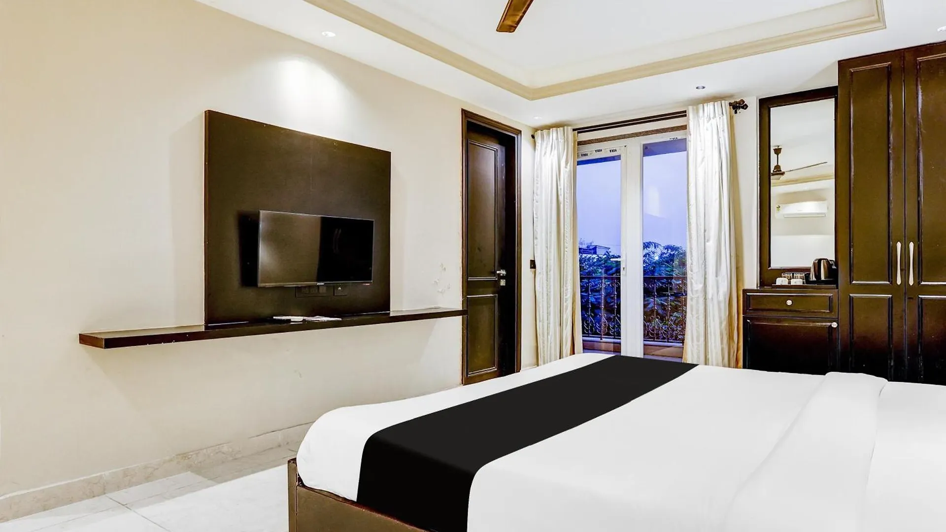 ****  מלון גורגאון Super Townhouse Oak Udyog Vihar הודו